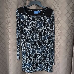 ⭐2 For $5⭐ Simply Vera Vera Wang Long Sleeve, Long Length Top